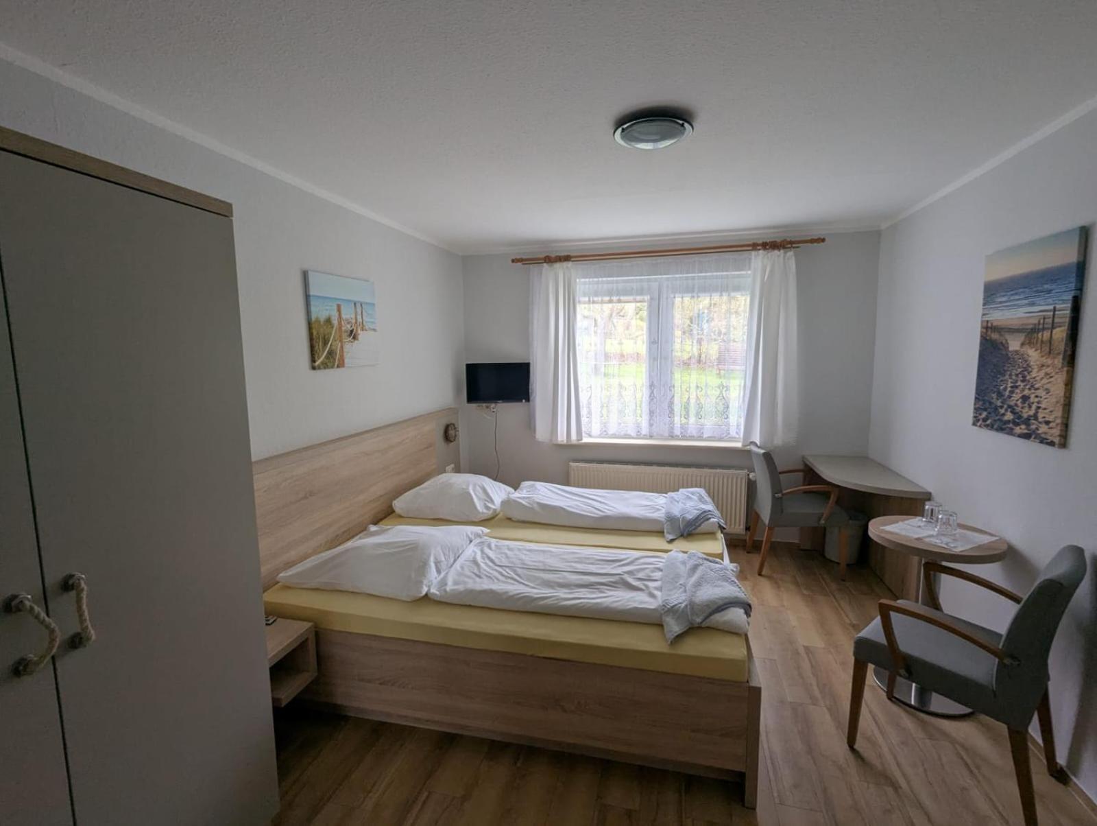 Pension & Restaurant Haus Hiddensee Kloster Exterior photo