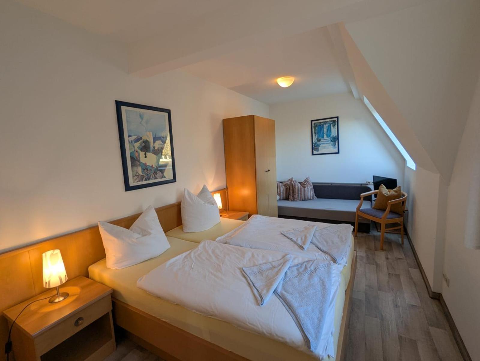Pension & Restaurant Haus Hiddensee Kloster Exterior photo